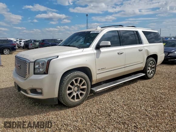 ✅ 2015 GMC Yukon XL Denali • VIN: 1GKS2JKJXFR646962 • Лот: 86057485. Опубликован ранее на Copart с пробегом 164 911 миль. Бесплатный доступ к архиву аукционных продаж из США и подробный отчёт об истории автомобиля на DreamBid. Изображение 1.