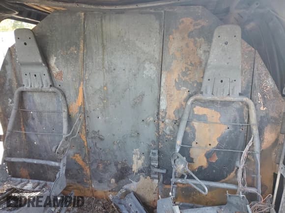 ✅ 2013 Chevrolet Express Cargo • VIN: 1GCSGAFX9D1136352 • Lot: 87037305. Wystawiony na Copart z przebiegiem Nie podano. Bezpłatny archiwum sprzedaży aukcyjnych z USA i szczegółowy raport historii pojazdu na DreamBid. Zdjęcie 10.