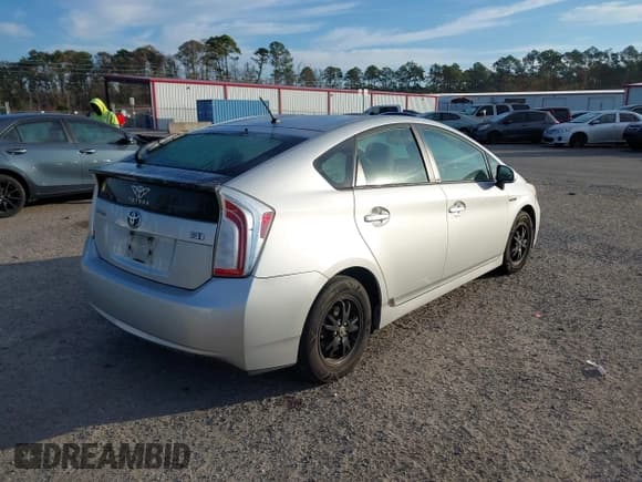 ✅ 2013 Toyota Prius Two • VIN: JTDKN3DU4D5595646 • Lot: 43799305. Wystawiony na IAAI z przebiegiem 193 559 mil. Bezpłatny archiwum sprzedaży aukcyjnych z USA i szczegółowy raport historii pojazdu na DreamBid. Zdjęcie 4.