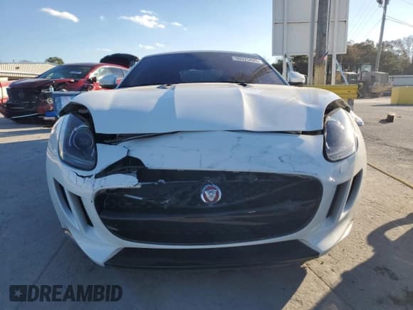 ✅ 2017 Jaguar F-Type Premium • VIN: SAJWA6AT3H8K43691 • Lot: 90925885. Wystawiony na Copart z przebiegiem 55 576 mil. Bezpłatny archiwum sprzedaży aukcyjnych z USA i szczegółowy raport historii pojazdu na DreamBid. Zdjęcie 5.