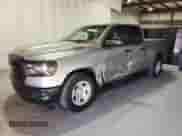 2023 Ram 1500 Tradesman z VIN 1C6RRFCG4PN615468, wystawiony jako Copart lot #89879455 z przebiegiem 12 054 mil mil oraz Czysty tytuł • Clean title. Historia ofert i sprzedaży dostępna na DreamBid. Obrazek 1.