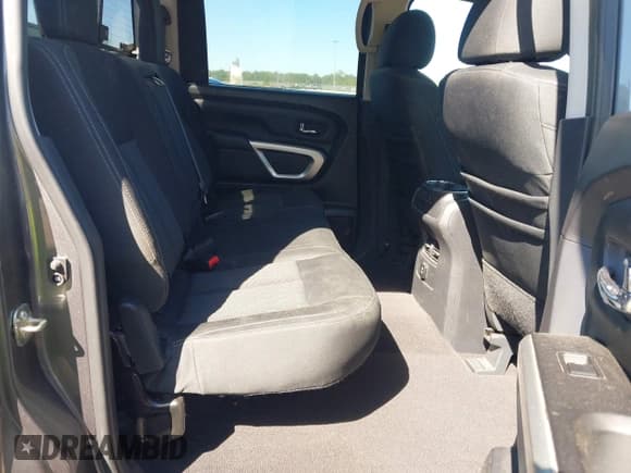 ✅ 2017 Nissan Titan SV • VIN: 1N6AA1E5XHN546876 • Lot: 43511399. Listed on IAAI with 62,801 mi. Free auction sales archive from the USA and detailed vehicle history report at DreamBid. Image 8.