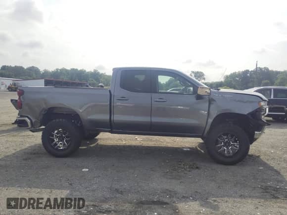 2020 Chevrolet Silverado 1500 LT z VIN 1GCRYDEK6LZ115154, wystawiony jako IAAI lot #42620238 z przebiegiem 97 370 mil mil oraz . Historia ofert i sprzedaży dostępna na DreamBid. Obrazek 13.