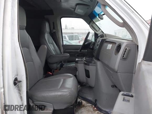 ✅ 2010 Ford Econoline Cargo Commercial • VIN: 1FTSE3EL9ADA46967 • Lot: 41562287. Listed on IAAI with 162,158 mi. Free auction sales archive from the USA and detailed vehicle history report at DreamBid. Image 5.