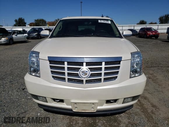 ✅ 2011 Cadillac Escalade Luxury • VIN: 1GYS4BEF2BR137407 • Lot: 86196395. Listed on Copart with 210,681 mi. Free auction sales archive from the USA and detailed vehicle history report at DreamBid. Image 5.