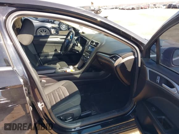 ✅ 2020 Ford Fusion SE • VIN: 3FA6P0T96LR179655 • Лот: 41796399. Опубликован ранее на IAAI с пробегом 54 089 миль. Бесплатный доступ к архиву аукционных продаж из США и подробный отчёт об истории автомобиля на DreamBid. Изображение 5.