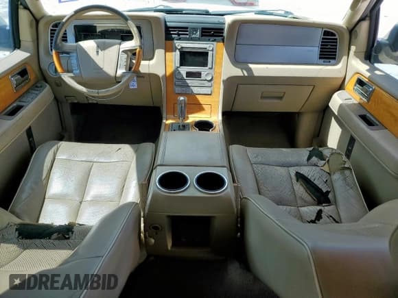 ✅ 2007 Lincoln Navigator • VIN: 5LMFU27517LJ16885 • Lot: 61952755. Wystawiony na Copart z przebiegiem 178 005 mil. Bezpłatny archiwum sprzedaży aukcyjnych z USA i szczegółowy raport historii pojazdu na DreamBid. Zdjęcie 8.