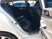 ✅ 2016 Nissan Maxima Platinum • VIN: 1N4AA6AP2GC414010 • Lot: 42040037. Wystawiony na IAAI z przebiegiem 140 752 mil. Bezpłatny archiwum sprzedaży aukcyjnych z USA i szczegółowy raport historii pojazdu na DreamBid. Zdjęcie 8.