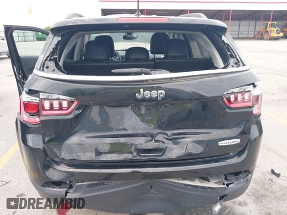 ✅ 2018 Jeep Compass Altitude • VIN: 3C4NJCBB7JT300478 • Lot: 42823803. Listed on IAAI with 87,785 mi. Free auction sales archive from the USA and detailed vehicle history report at DreamBid. Image 6.