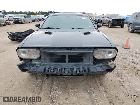 ✅ 2014 Dodge Challenger R/T Classic • VIN: 2C3CDYBT8EH154258 • Lot: 42373935. Wystawiony na Copart z przebiegiem 162 062 mil. Bezpłatny archiwum sprzedaży aukcyjnych z USA i szczegółowy raport historii pojazdu na DreamBid. Zdjęcie 5.