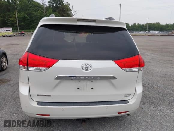 ✅ 2013 Toyota Sienna XLE • VIN: 5TDDK3DC3DS056258 • Lot: 42801297. Listed on IAAI with Not provided. Free auction sales archive from the USA and detailed vehicle history report at DreamBid. Image 15.