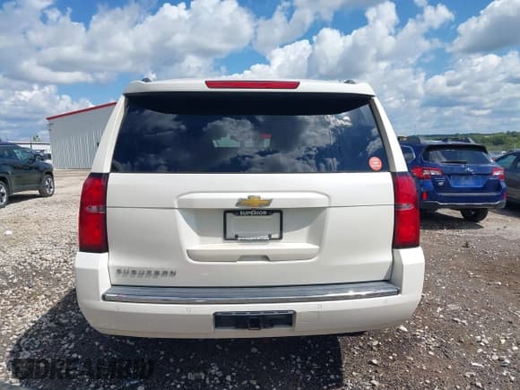 ✅ 2015 Chevrolet Suburban LTZ • VIN: 1GNSKKKC0FR626990 • Lot: 43302809. Wystawiony na IAAI z przebiegiem 144 094 mil. Bezpłatny archiwum sprzedaży aukcyjnych z USA i szczegółowy raport historii pojazdu na DreamBid. Zdjęcie 16.