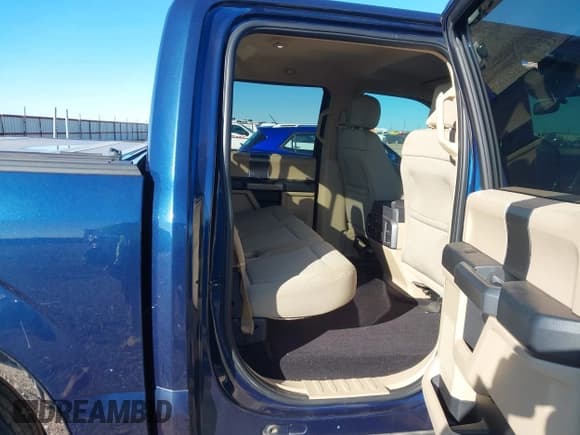 ✅ 2017 Ford F-150 XLT • VIN: 1FTEW1EG3HKC72090 • Лот: 43549597. Опубликован ранее на IAAI с пробегом 78 115 миль. Бесплатный доступ к архиву аукционных продаж из США и подробный отчёт об истории автомобиля на DreamBid. Изображение 8.