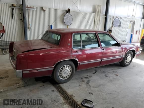 ✅ 1992 Cadillac DeVille • VIN: 1G6CD53B3N4299496 • Lot: 70473815. Listed on Copart with 221,985 mi. Free auction sales archive from the USA and detailed vehicle history report at DreamBid. Image 3.