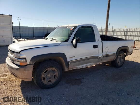 2002 Chevrolet Silverado 1500 LS с VIN 1GCEK14V02Z205165, выставлен на аукционе Copart как лот 84061264 с пробегом 272 608 миль миль и Списание • Salvage title. История ставок и продаж доступна на DreamBid. Изображение 1.