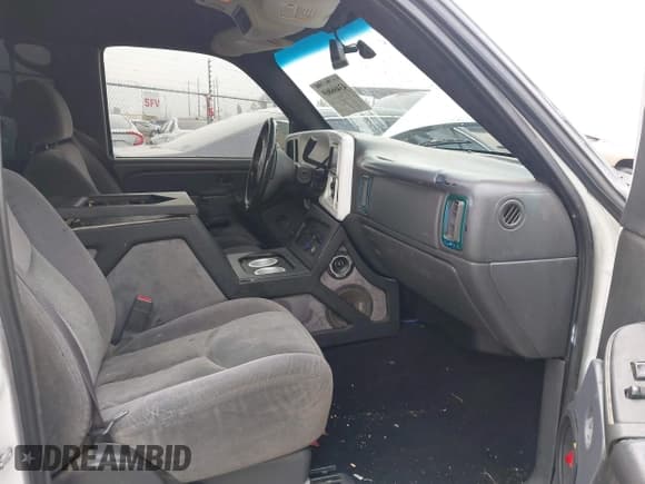 ✅ 2005 Chevrolet Silverado 1500 LS • VIN: 2GCEC13T751105560 • Lot: 43466069. Listed on IAAI with 210,624 mi. Free auction sales archive from the USA and detailed vehicle history report at DreamBid. Image 5.