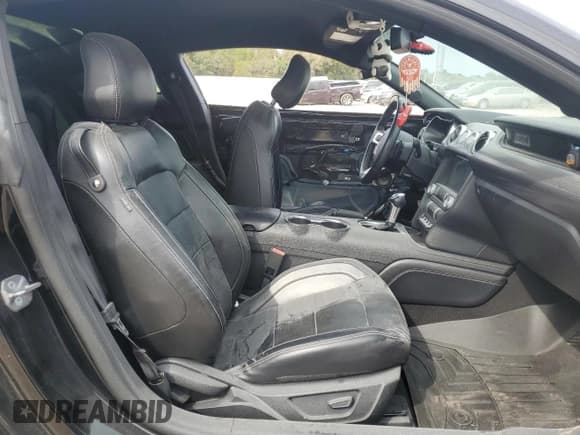 ✅ 2020 Ford Mustang EcoBoost Premium • VIN: 1FA6P8TD8L5127031 • Lot: 85312375. Wystawiony na Copart z przebiegiem 53 978 mil. Bezpłatny archiwum sprzedaży aukcyjnych z USA i szczegółowy raport historii pojazdu na DreamBid. Zdjęcie 10.