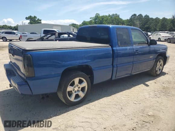 ✅ 2005 Chevrolet Silverado 1500 • VIN: 1GCEC14V05Z215390 • Лот: 57409164. Опубликован ранее на Copart с пробегом 123 463 миль. Бесплатный доступ к архиву аукционных продаж из США и подробный отчёт об истории автомобиля на DreamBid. Изображение 3.