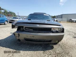 ✅ 2009 Dodge Challenger R/T • VIN: 2B3LJ54T09H511097 • Lot: 68181824. Wystawiony na Copart z przebiegiem 182 596 mil. Bezpłatny archiwum sprzedaży aukcyjnych z USA i szczegółowy raport historii pojazdu na DreamBid. Zdjęcie 5.