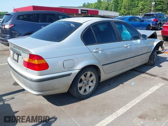 ✅ 2002 BMW 3 Series 325xi • VIN: WBAEU33442PH85336 • Лот: 42471976. Опубликован ранее на IAAI с пробегом 253 076 миль. Бесплатный доступ к архиву аукционных продаж из США и подробный отчёт об истории автомобиля на DreamBid. Изображение 4.