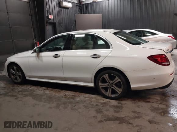 ✅ 2020 Mercedes-Benz E 350 • VIN: WDDZF8EBXLA704080 • Лот: 43419497. Опубликован ранее на IAAI с пробегом 67 852 миль. Бесплатный доступ к архиву аукционных продаж из США и подробный отчёт об истории автомобиля на DreamBid. Изображение 15.