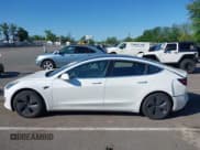 ✅ 2018 Tesla Model 3 Long Range Battery • VIN: 5YJ3E1EB7JF108455 • Lot: 42295925. Wystawiony na IAAI z przebiegiem 81 319 mil. Bezpłatny archiwum sprzedaży aukcyjnych z USA i szczegółowy raport historii pojazdu na DreamBid. Zdjęcie 13.