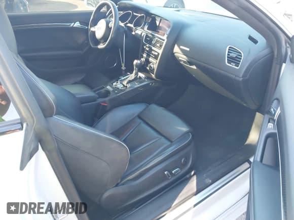 ✅ 2015 Audi RS 5 • VIN: WUAC6AFR6FA901158 • Lot: 41534905. Listed on IAAI with 35,921 mi. Free auction sales archive from the USA and detailed vehicle history report at DreamBid. Image 5.