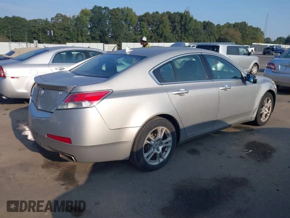 ✅ 2010 Acura TL Technology • VIN: 19UUA8F55AA023254 • Lot: 43254007. Listed on IAAI with 305,826 mi. Free auction sales archive from the USA and detailed vehicle history report at DreamBid. Image 4.
