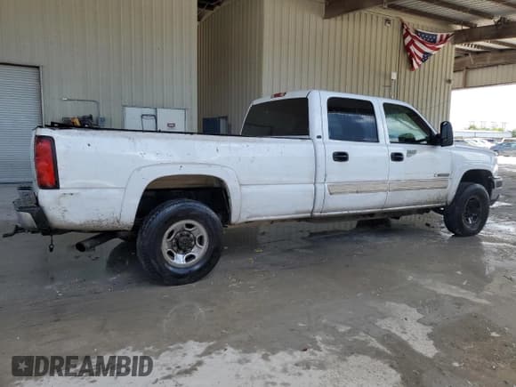 ✅ 2006 Chevrolet Silverado 2500HD Work Truck • VIN: 1GCHC23UX6F139191 • Лот: 42126165. Опубликован ранее на Copart с пробегом 311 668 миль. Бесплатный доступ к архиву аукционных продаж из США и подробный отчёт об истории автомобиля на DreamBid. Изображение 3.