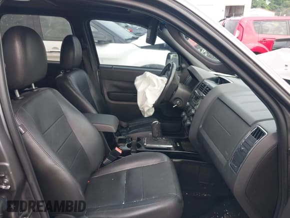 ✅ 2012 Ford Escape Limited • VIN: 1FMCU9EG8CKA41444 • Lot: 42694264. Wystawiony na IAAI z przebiegiem 171 315 mil. Bezpłatny archiwum sprzedaży aukcyjnych z USA i szczegółowy raport historii pojazdu na DreamBid. Zdjęcie 5.