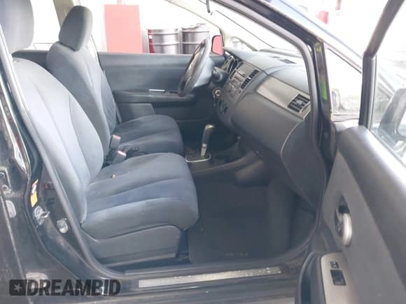 ✅ 2008 Nissan Versa SL • VIN: 3N1BC13E28L376097 • Лот: 43126245. Опубликован ранее на IAAI с пробегом 111 396 миль. Бесплатный доступ к архиву аукционных продаж из США и подробный отчёт об истории автомобиля на DreamBid. Изображение 5.
