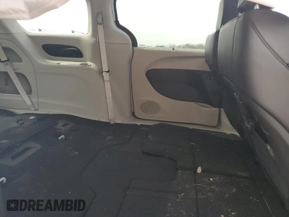 ✅ 2024 Chrysler Pacifica Touring L • VIN: 2C4RC3BG2RR181664 • Лот: 48288755. Опубликован ранее на Copart с пробегом 7 911 миль. Бесплатный доступ к архиву аукционных продаж из США и подробный отчёт об истории автомобиля на DreamBid. Изображение 11.