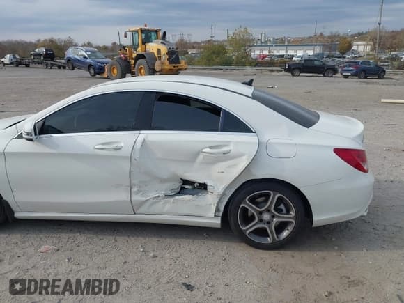 ✅ 2014 Mercedes-Benz CLA 250 • VIN: WDDSJ4EB8EN047252 • Lot: 43647957. Listed on IAAI with 84,901 mi. Free auction sales archive from the USA and detailed vehicle history report at DreamBid. Image 6.