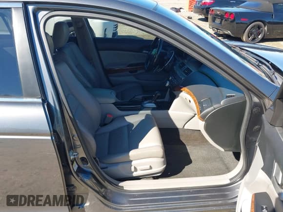 ✅ 2012 Honda Accord EX-L • VIN: 1HGCP3F87CA029535 • Lot: 43580242. Wystawiony na IAAI z przebiegiem 194 644 mil. Bezpłatny archiwum sprzedaży aukcyjnych z USA i szczegółowy raport historii pojazdu na DreamBid. Zdjęcie 5.