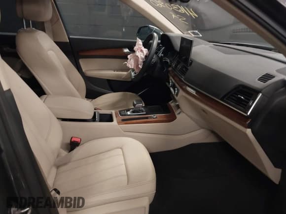 ✅ 2022 Audi Q5 S line Premium • VIN: WA1GAAFY8N2081365 • Lot: 41630360. Listed on IAAI with 21,134 mi. Free auction sales archive from the USA and detailed vehicle history report at DreamBid. Image 5.