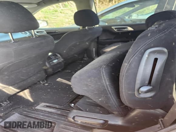 ✅ 2014 Nissan Pathfinder S • VIN: 5N1AR2MN5EC655123 • Lot: 41897433. Listed on IAAI with 157,704 mi. Free auction sales archive from the USA and detailed vehicle history report at DreamBid. Image 8.