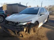 ✅ 2022 Toyota Camry XSE • VIN: 4T1K61AK8NU004418 • Lot: 43419504. Wystawiony na IAAI z przebiegiem 72 440 mil. Bezpłatny archiwum sprzedaży aukcyjnych z USA i szczegółowy raport historii pojazdu na DreamBid. Zdjęcie 2.