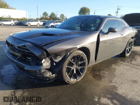 ✅ 2020 Dodge Challenger SXT • VIN: 2C3CDZAG7LH203814 • Lot: 43610375. Listed on IAAI with 104,408 mi. Free auction sales archive from the USA and detailed vehicle history report at DreamBid. Image 18.