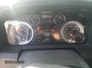 ✅ 2015 Ram 1500 Laramie • VIN: 1C6RR6NM2FS634829 • Lot: 49406535. Wystawiony na Copart z przebiegiem 149 210 mil. Bezpłatny archiwum sprzedaży aukcyjnych z USA i szczegółowy raport historii pojazdu na DreamBid. Zdjęcie 9.