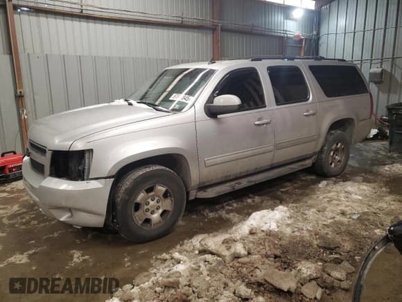 ✅ 2011 Chevrolet Suburban LS • VIN: 1GNSKHE38BR376102 • Lot: 87832845. Listed on Copart with 167,664 mi. Free auction sales archive from the USA and detailed vehicle history report at DreamBid. Image 1.