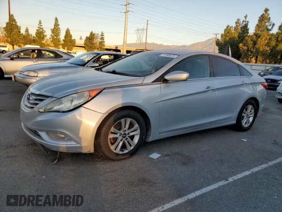 ✅ 2013 Hyundai Sonata GLS • VIN: 5NPEB4AC8DH527731 • Lot: 77269524. Listed on Copart with 244,564 mi. Free auction sales archive from the USA and detailed vehicle history report at DreamBid. Image 1.