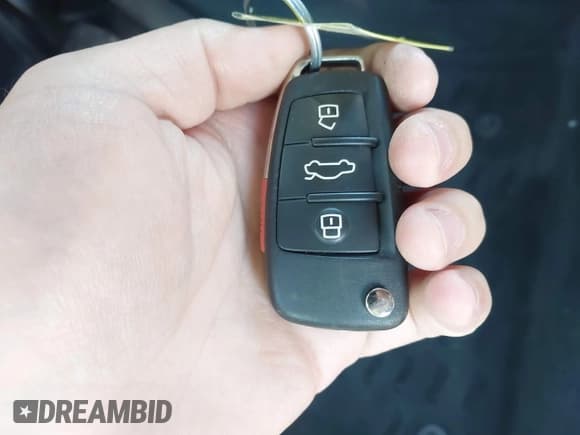 ✅ 2015 Audi Q3 Premium Plus • VIN: WA1BFCFS2FR005944 • Lot: 41867845. Listed on IAAI with 109,712 mi. Free auction sales archive from the USA and detailed vehicle history report at DreamBid. Image 11.