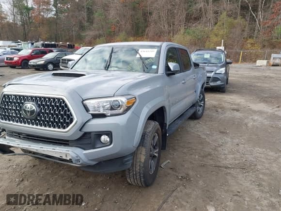 ✅ 2019 Toyota Tacoma SR5 • VIN: 3TMCZ5AN9KM233899 • Лот: 43641249. Опубликован ранее на IAAI с пробегом 110 460 миль. Бесплатный доступ к архиву аукционных продаж из США и подробный отчёт об истории автомобиля на DreamBid. Изображение 18.