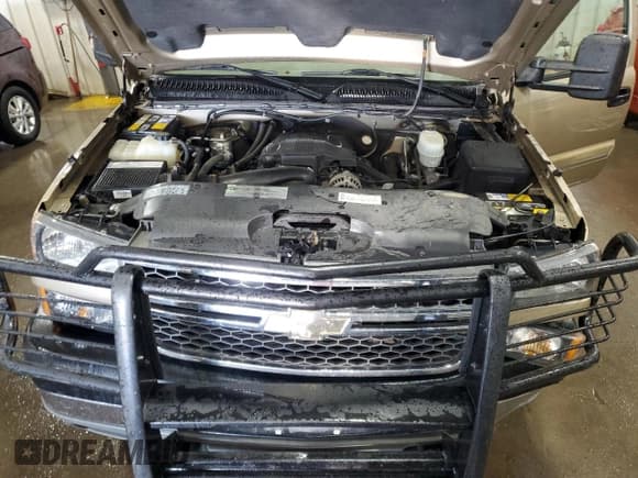 ✅ 2005 Chevrolet Silverado 2500HD • VIN: 1GCHK24G75E316859 • Лот: 91793985. Опубликован ранее на Copart с пробегом 83 397 миль. Бесплатный доступ к архиву аукционных продаж из США и подробный отчёт об истории автомобиля на DreamBid. Изображение 11.