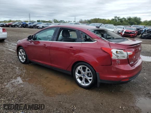 ✅ 2014 Ford Focus Titanium • VIN: 1FADP3J2XEL105395 • Лот: 85130795. Опубликован ранее на Copart с пробегом 50 456 миль. Бесплатный доступ к архиву аукционных продаж из США и подробный отчёт об истории автомобиля на DreamBid. Изображение 2.