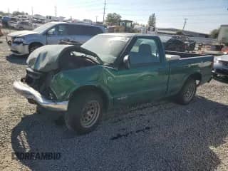 1999 Chevrolet S-10 с VIN 1GCCS1447XK137896, выставлен на аукционе Copart как лот 67095575 с пробегом Не указан миль и Списание • Salvage title. История ставок и продаж доступна на DreamBid. Изображение 1.