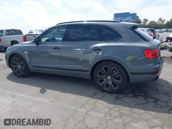 ✅ 2020 Bentley Bentayga V8 • VIN: SJAAM2ZVXLC029237 • Lot: 41977974. Wystawiony na IAAI z przebiegiem 47 248 mil. Bezpłatny archiwum sprzedaży aukcyjnych z USA i szczegółowy raport historii pojazdu na DreamBid. Zdjęcie 14.