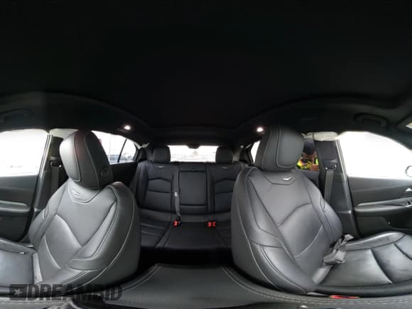 ✅ 2020 Cadillac XT4 FWD Premium Luxury • VIN: 1GYFZCR40LF123221 • Lot: 43714554. Wystawiony na IAAI z przebiegiem 32 164 mil. Bezpłatny archiwum sprzedaży aukcyjnych z USA i szczegółowy raport historii pojazdu na DreamBid. Zdjęcie 18.