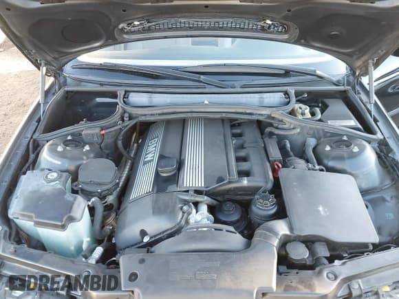 ✅ 2001 BMW 3 Series 330i • VIN: WBAAV53421FJ72933 • Lot: 43907804. Listed on IAAI with 102,455 mi. Free auction sales archive from the USA and detailed vehicle history report at DreamBid. Image 10.