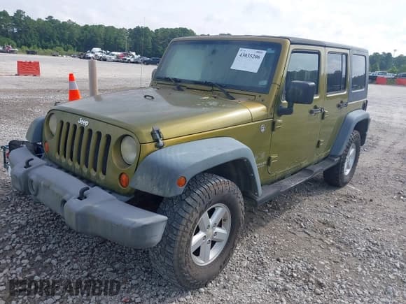 ✅ 2008 Jeep Wrangler Unlimited X • VIN: 1J4GA39138L509500 • Lot: 43035206. Listed on IAAI with 170,506 mi. Free auction sales archive from the USA and detailed vehicle history report at DreamBid. Image 2.